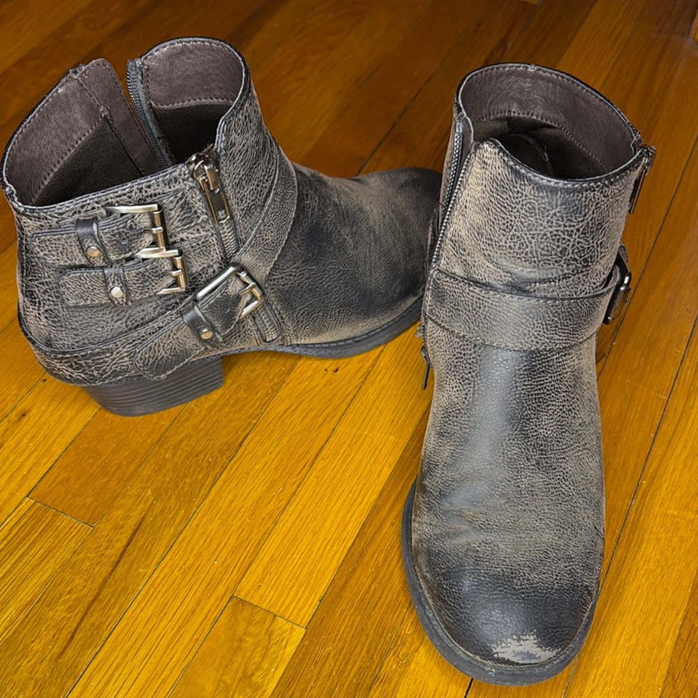 Kohl's Black Ankle Boots with Decorative Straps